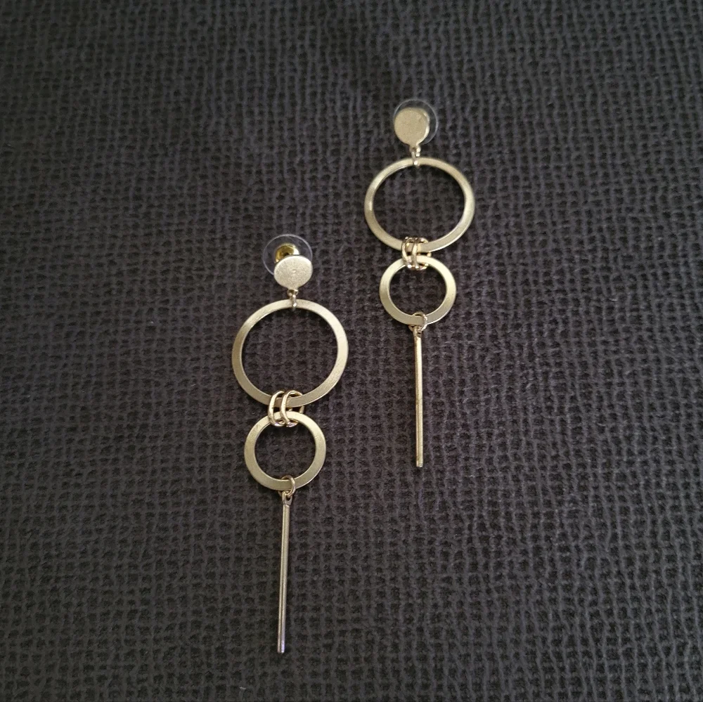 Geometric📐 Brushed🖌️ Gold💛 Dangle Earrings - Picture 4 of 9